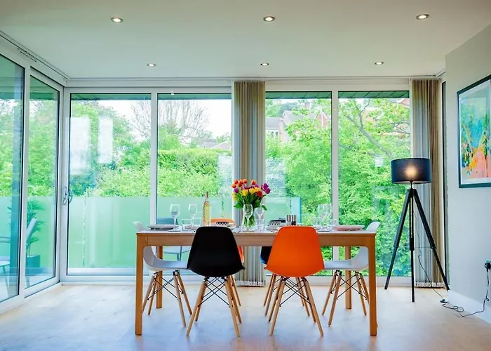 Host & Stay - Hilltop House
