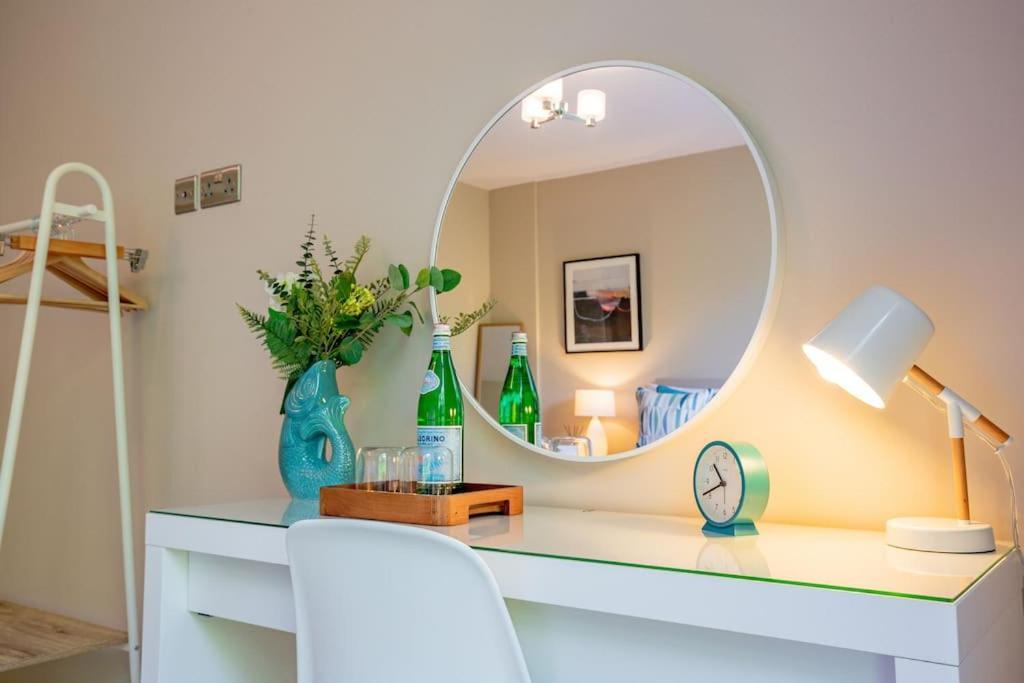 Host & - Hilltop House * Worcester