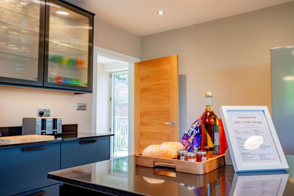 Host & - Hilltop House Hébergement de vacances Worcester